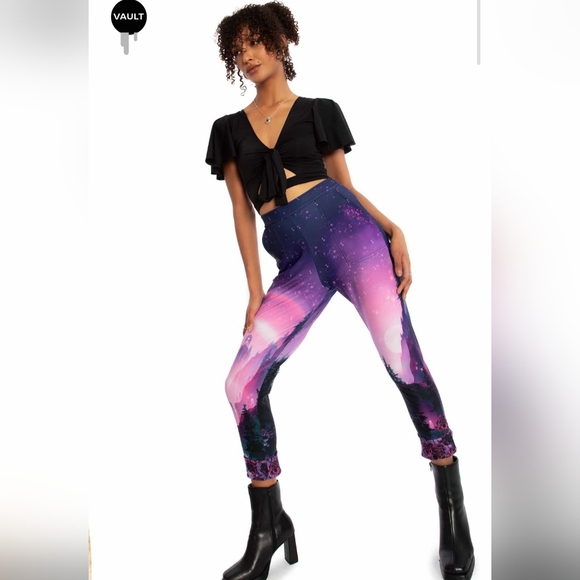 Blackmilk Pants - Blackmilk Grimrose Gorge Cuffed Pants, VGUC, Size XL